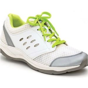Vionic Women’s Venture Green and White Sneakers Size 7.5